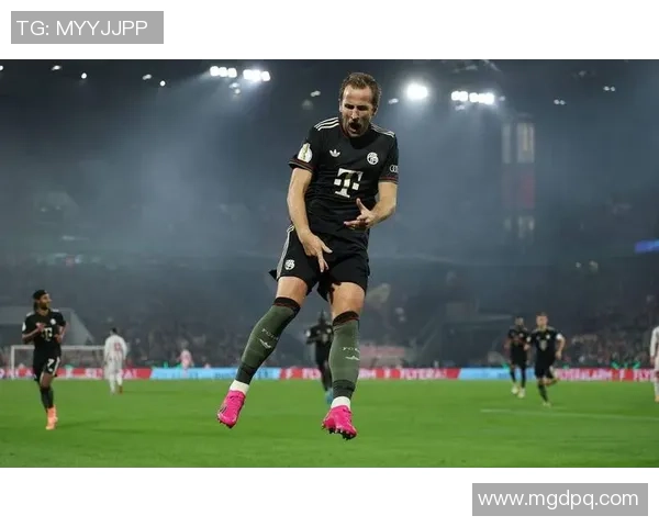 足球明星凯恩在比赛中展现非凡实力引发球迷热烈讨论与期待