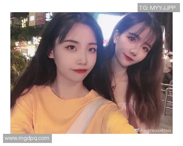 足球明星福清女友最新照片曝光引发热议网友纷纷点赞评论不断